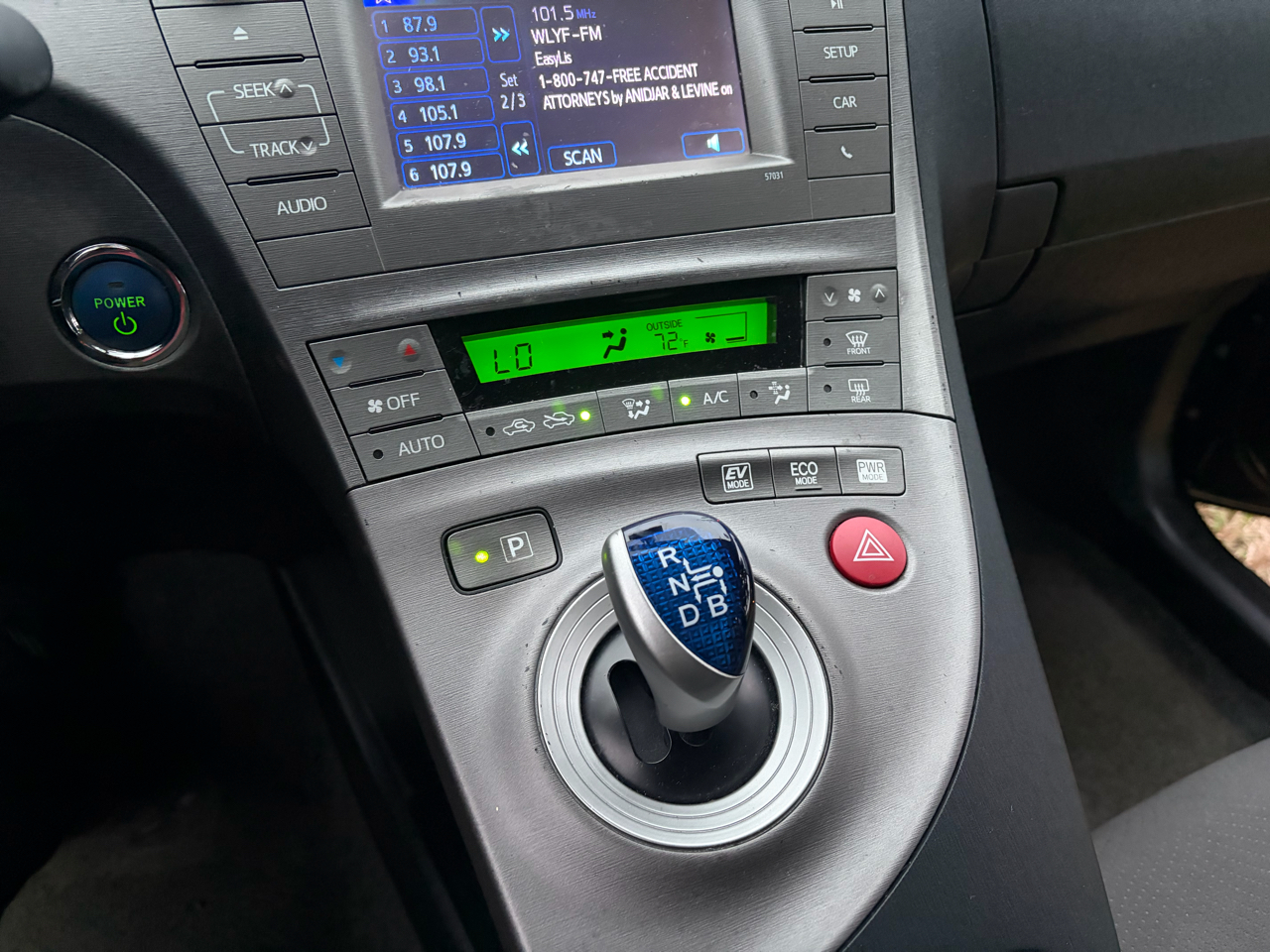 Toyota Prius Two 2015