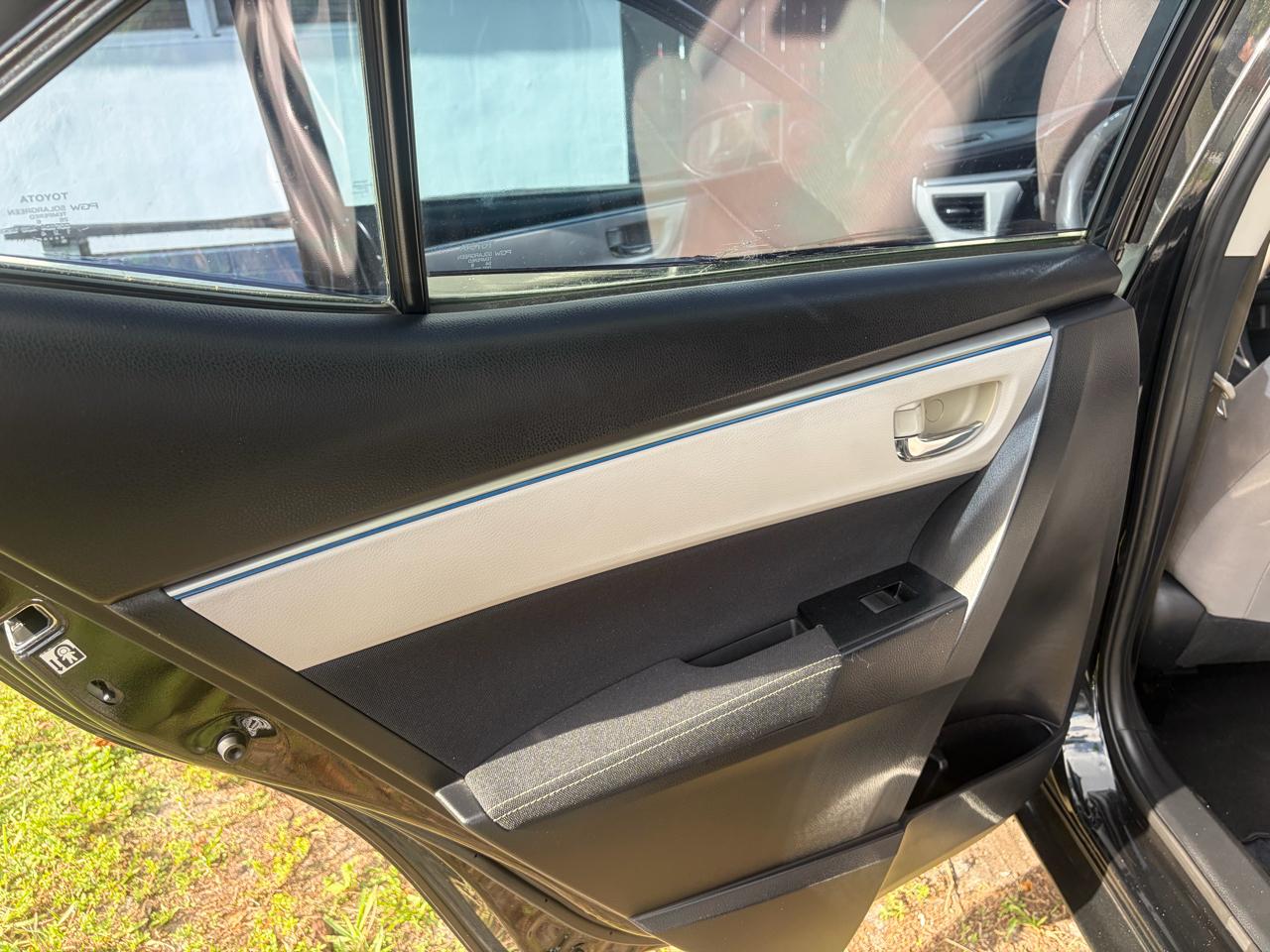 Toyota Corolla LE Plus CVT 2016