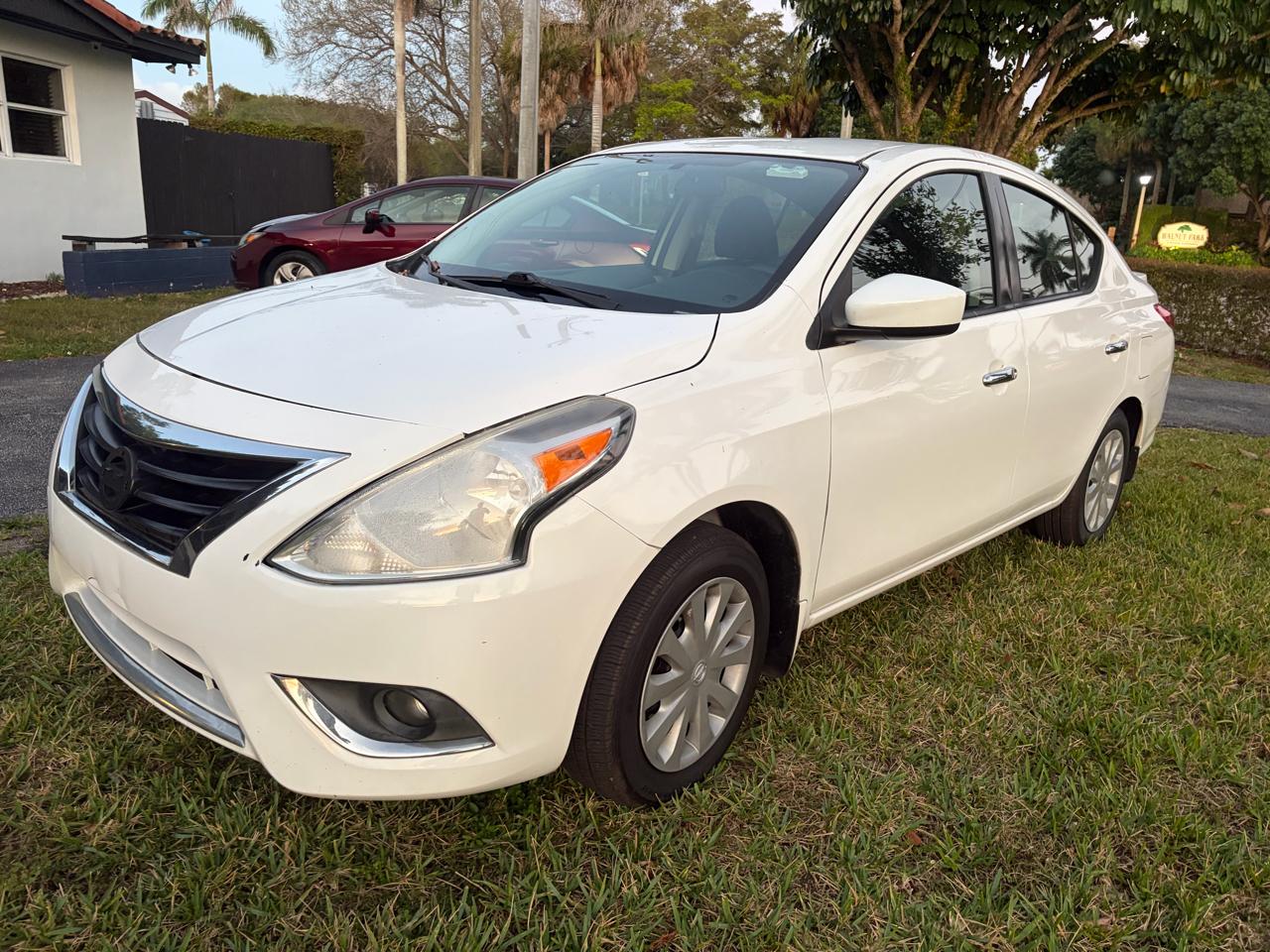 Nissan Versa 1.6 SV Sedan 2015