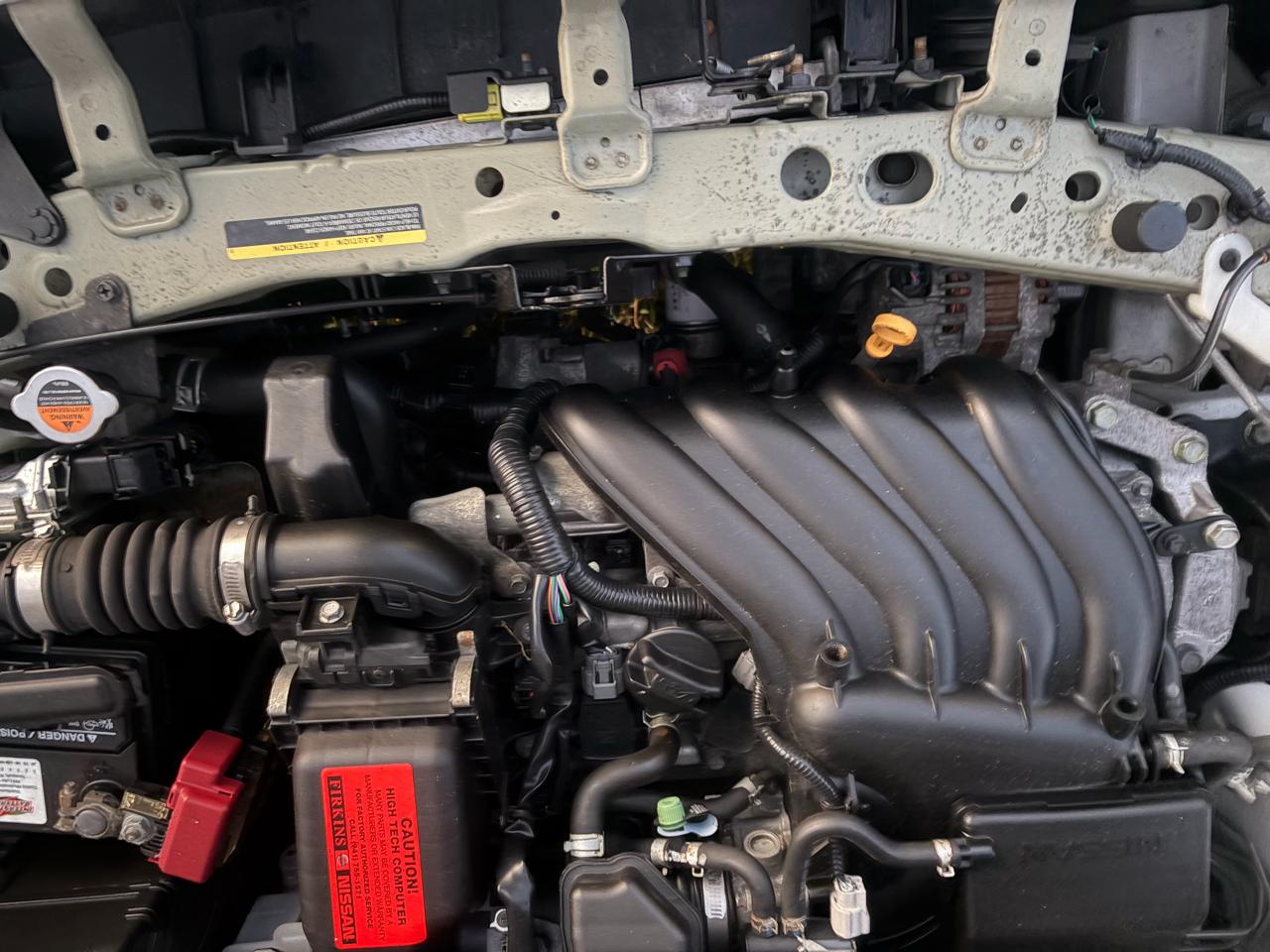 Nissan Versa 1.6 SV Sedan 2015