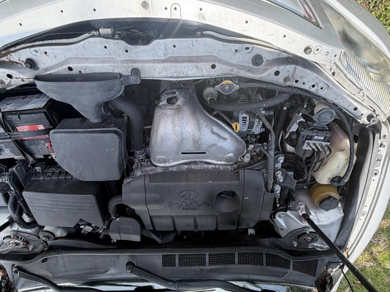 Toyota Camry Base 6-Spd AT 2011
