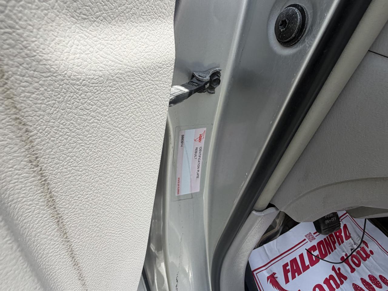 Toyota Camry Base 6-Spd AT 2011