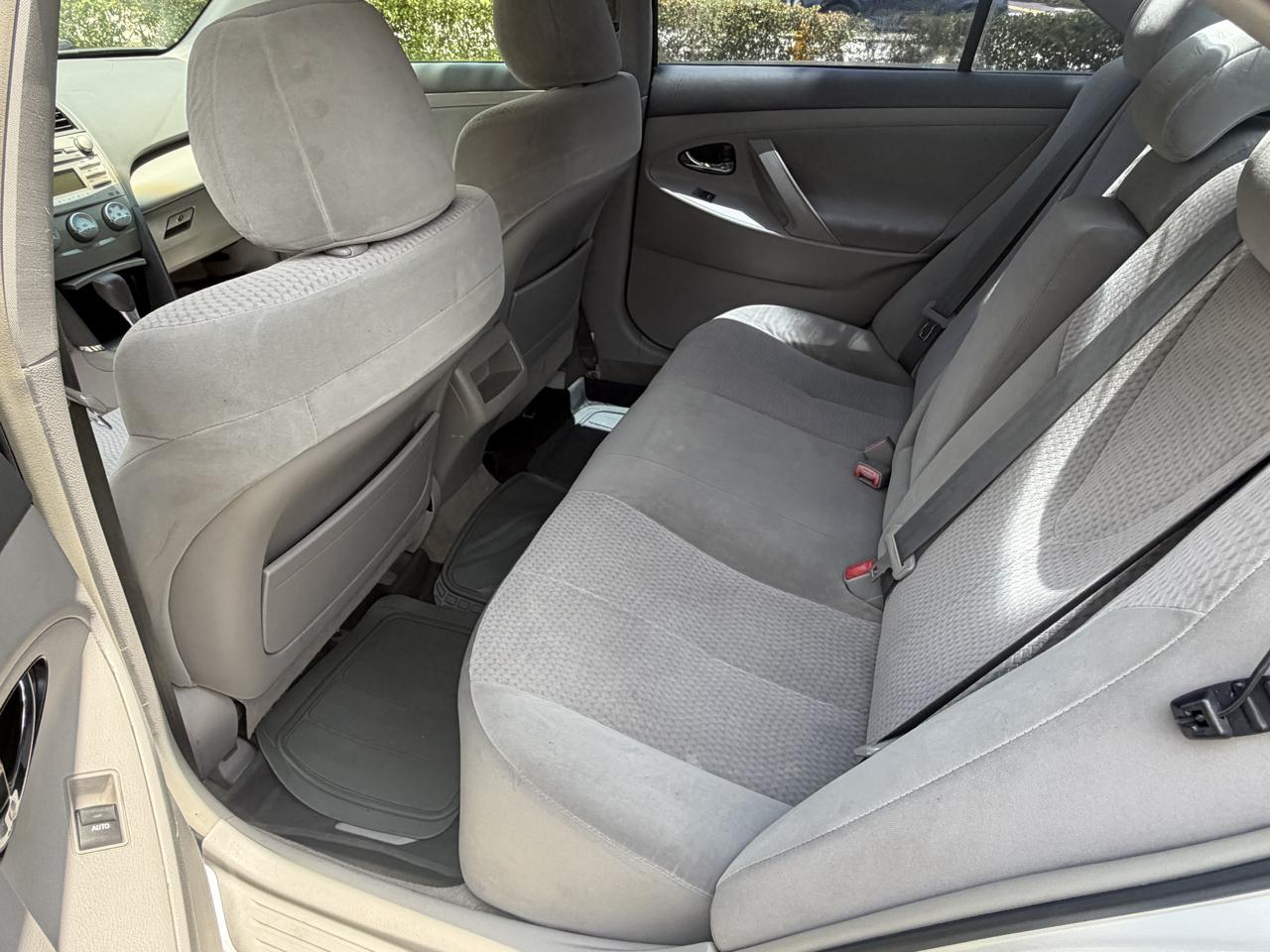 Toyota Camry Base 6-Spd AT 2011