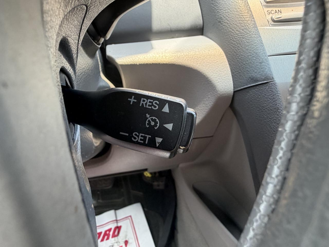 Toyota Camry Base 6-Spd AT 2011