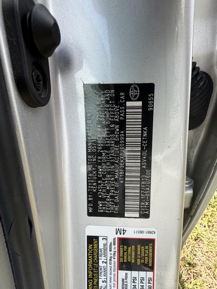 Toyota Camry Base 6-Spd AT 2011