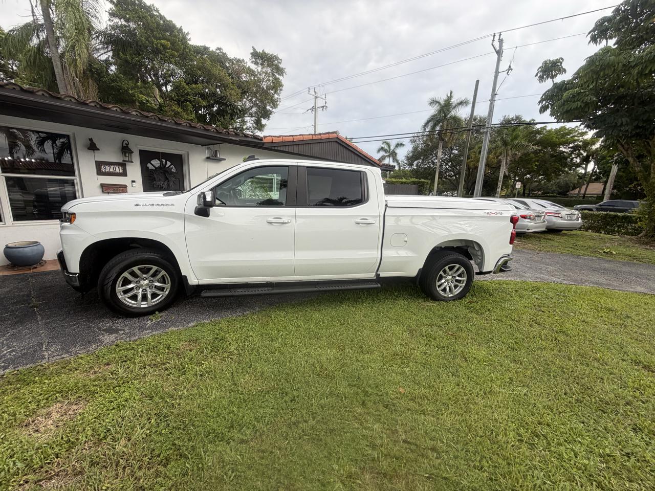 Chevrolet Silverado 1500 LT Crew Cab 4WD 2021