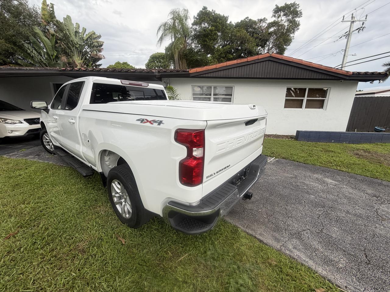 Chevrolet Silverado 1500 LT Crew Cab 4WD 2021