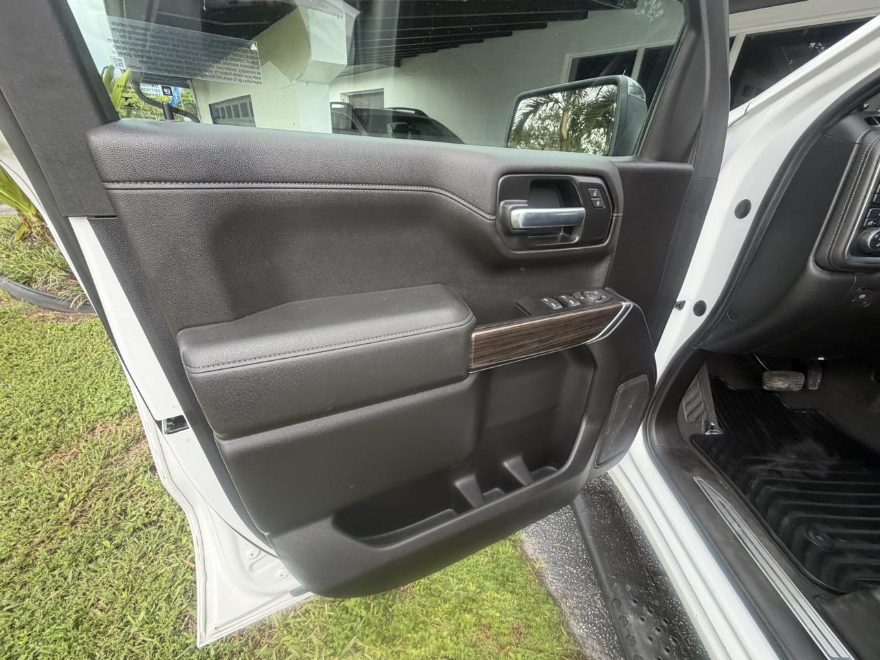 Chevrolet Silverado 1500 LT Crew Cab 4WD 2021