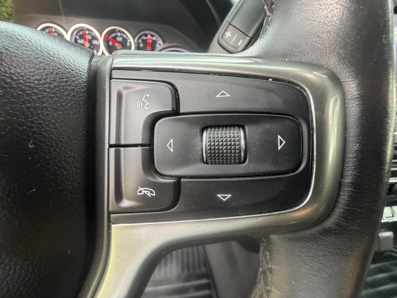 Chevrolet Silverado 1500 LT Crew Cab 4WD 2021