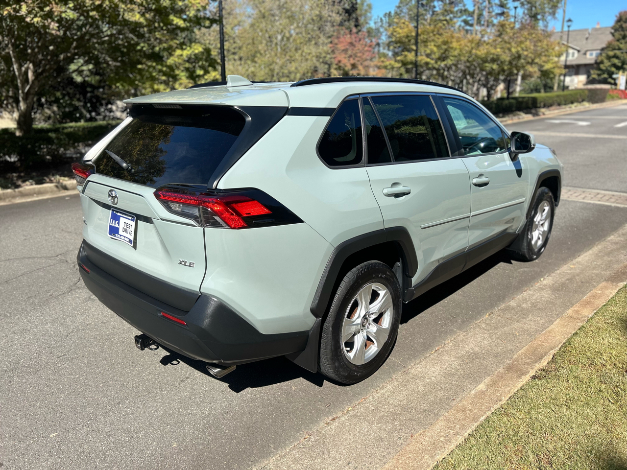 Toyota RAV4 XLE FWD (Natl) 2019 Toyota RAV4 XLE FWD (Natl) 2019
