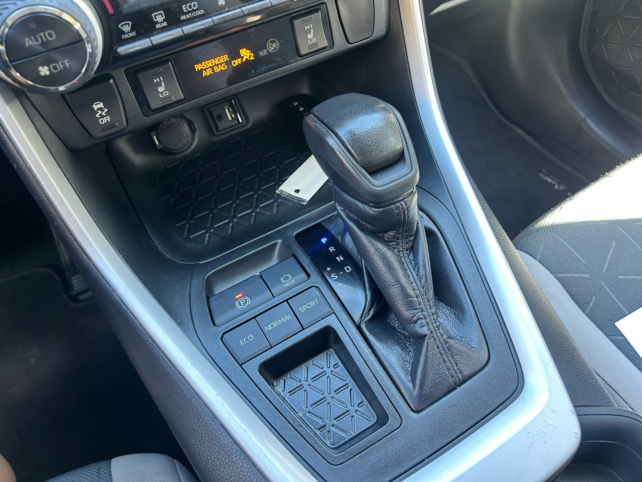 Toyota RAV4 XLE FWD (Natl) 2019 Toyota RAV4 XLE FWD (Natl) 2019