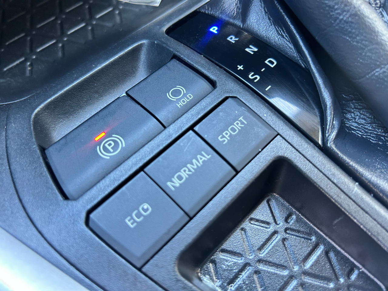 Toyota RAV4 XLE FWD (Natl) 2019 Toyota RAV4 XLE FWD (Natl) 2019