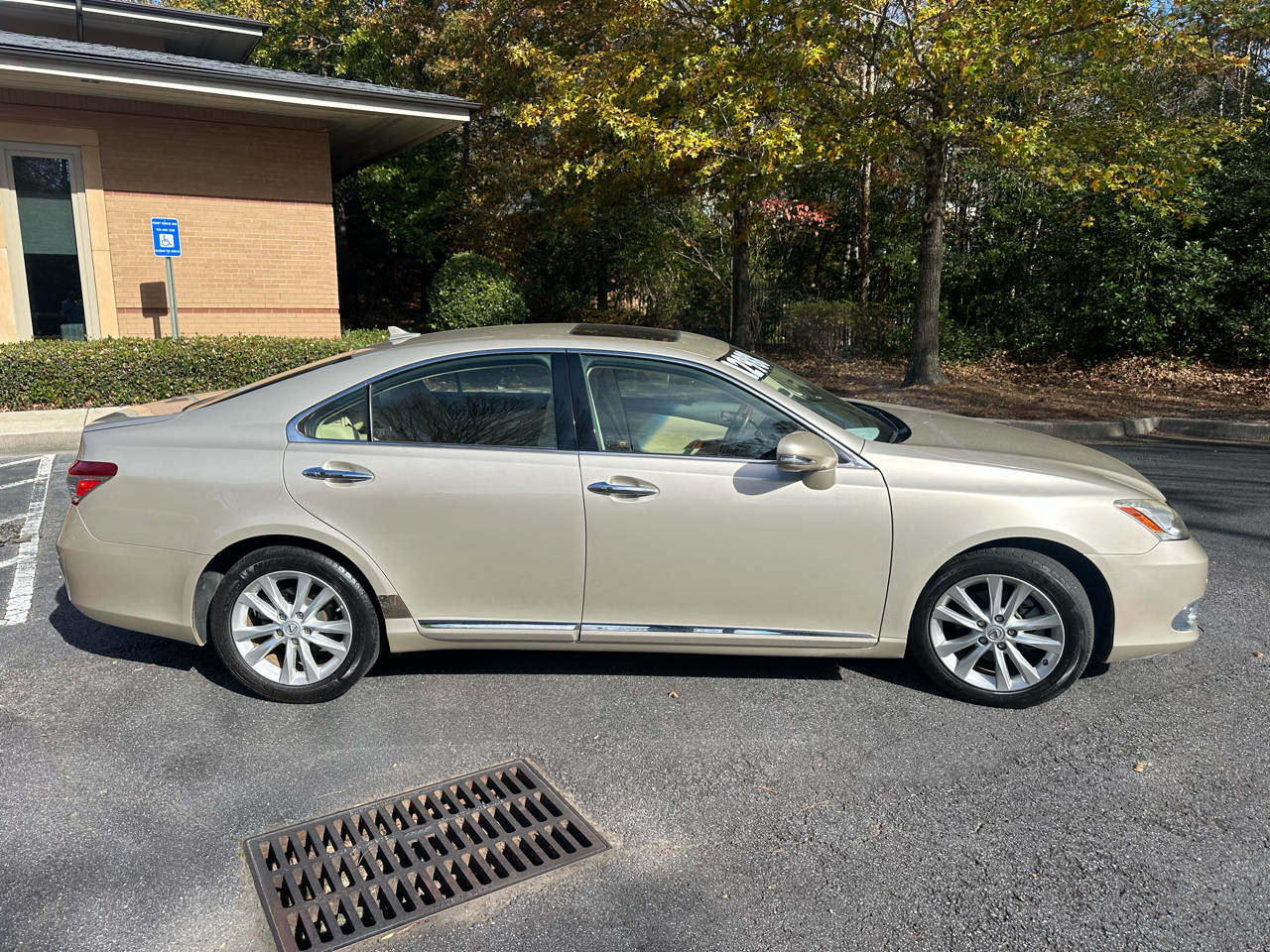 2011 Lexus ES 350 4dr Sdn