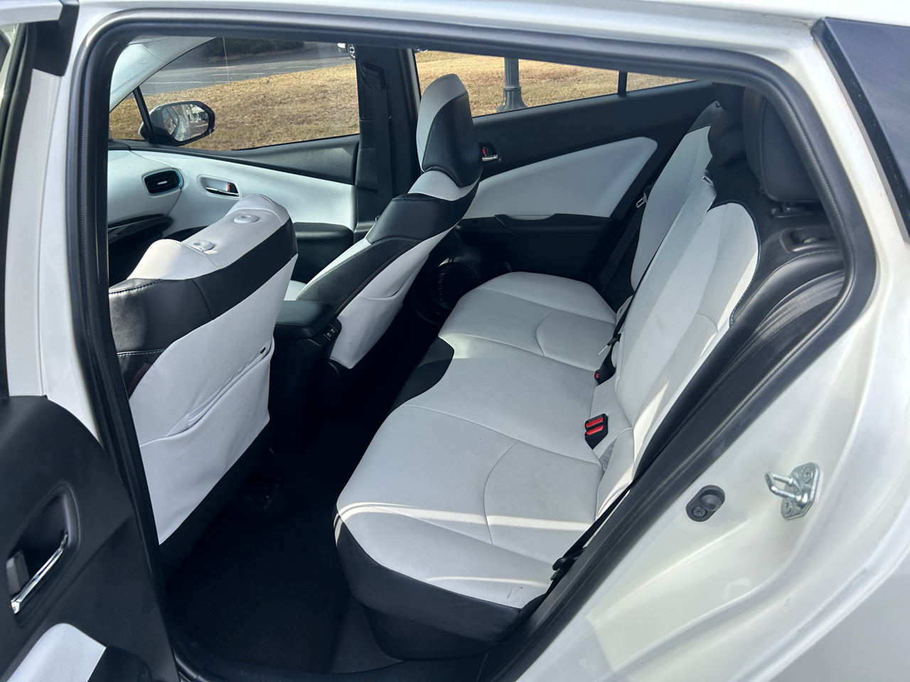 Toyota Prius XLE (Natl) 2019