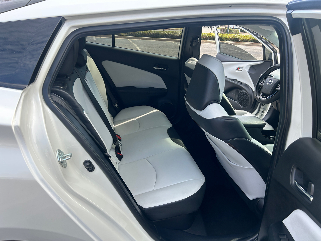 Toyota Prius XLE (Natl) 2019