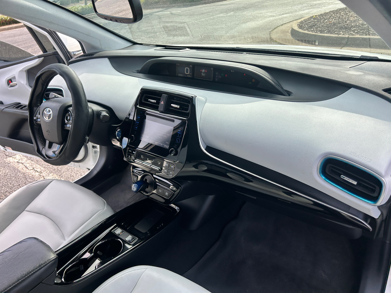 Toyota Prius XLE (Natl) 2019