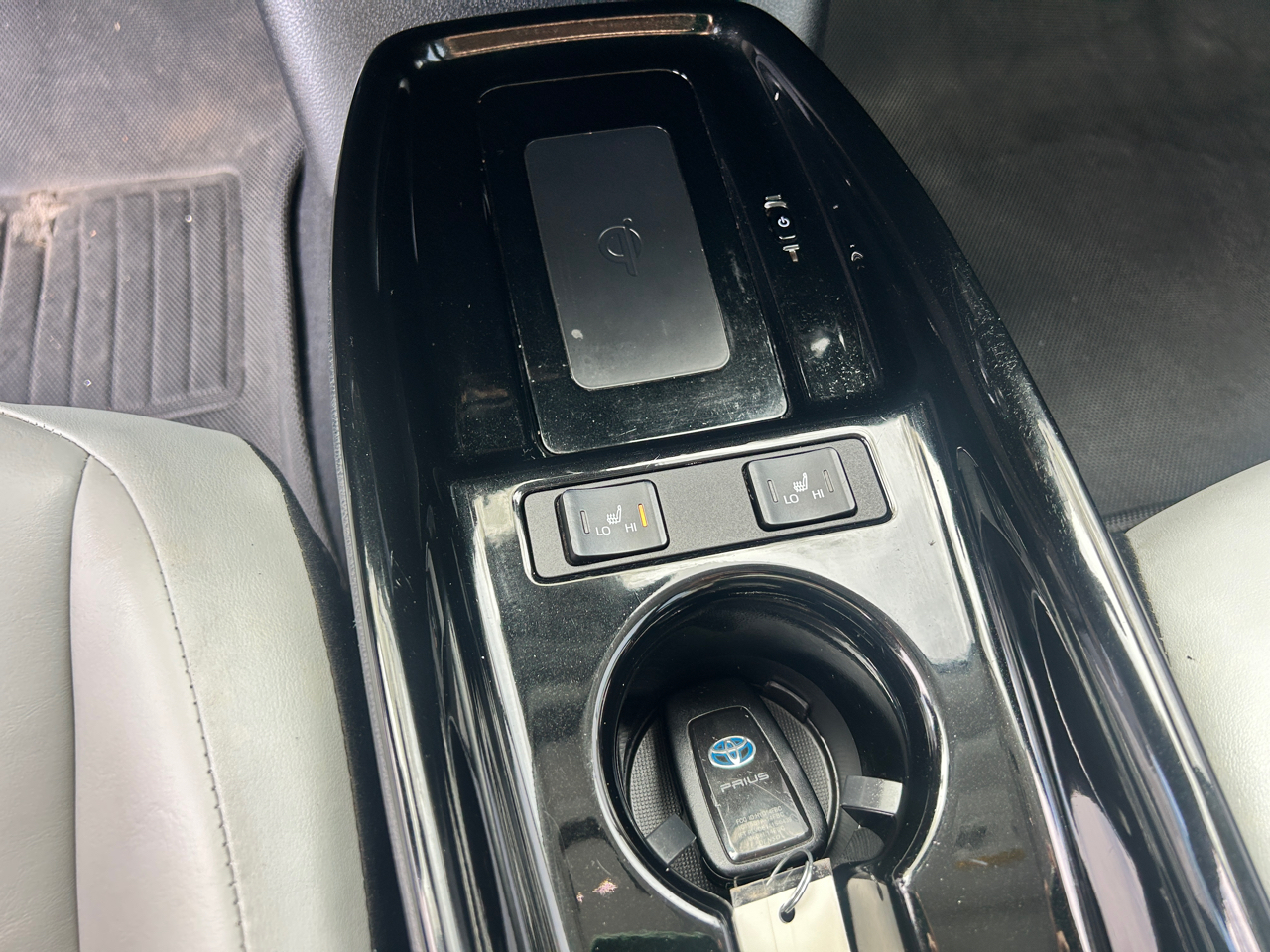 Toyota Prius XLE (Natl) 2019