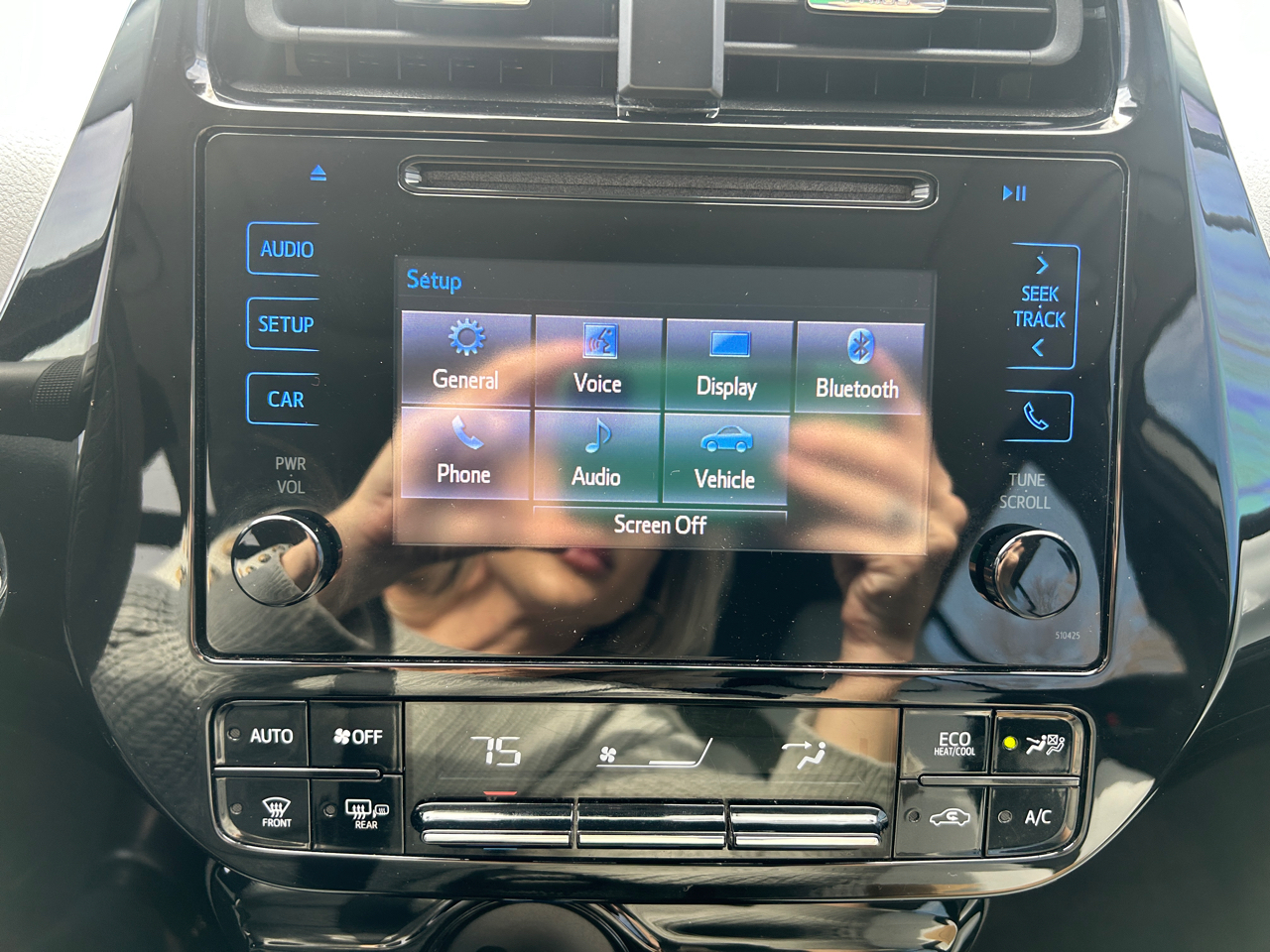 Toyota Prius XLE (Natl) 2019