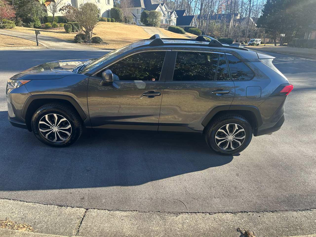2020 Toyota RAV4 LE