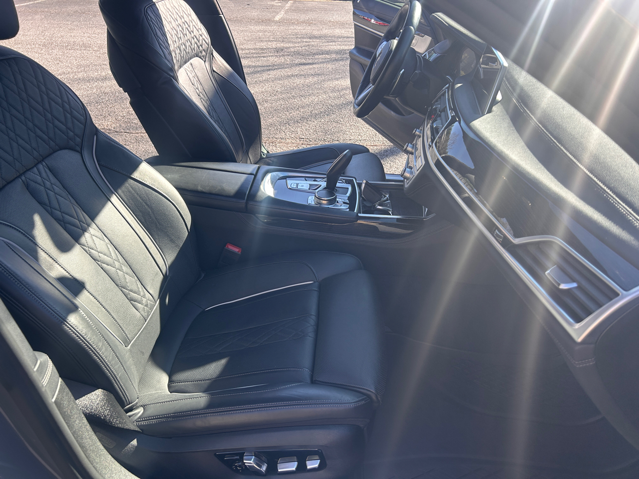 BMW 7-Series 740i 2021