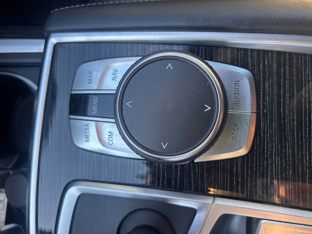 BMW 7-Series 740i 2021