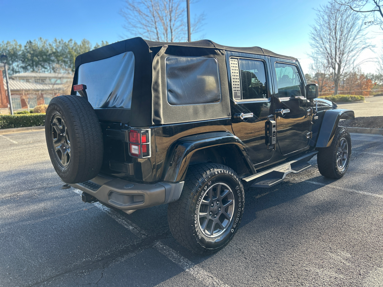 Jeep Wrangler Unlimited Sahara 4WD 2017