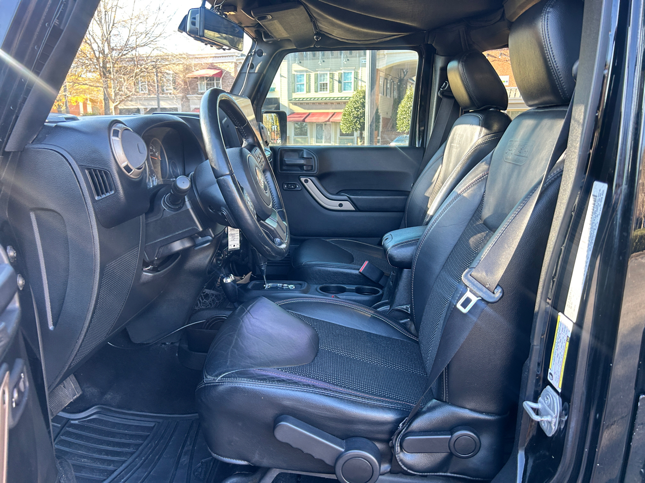 Jeep Wrangler Unlimited Sahara 4WD 2017