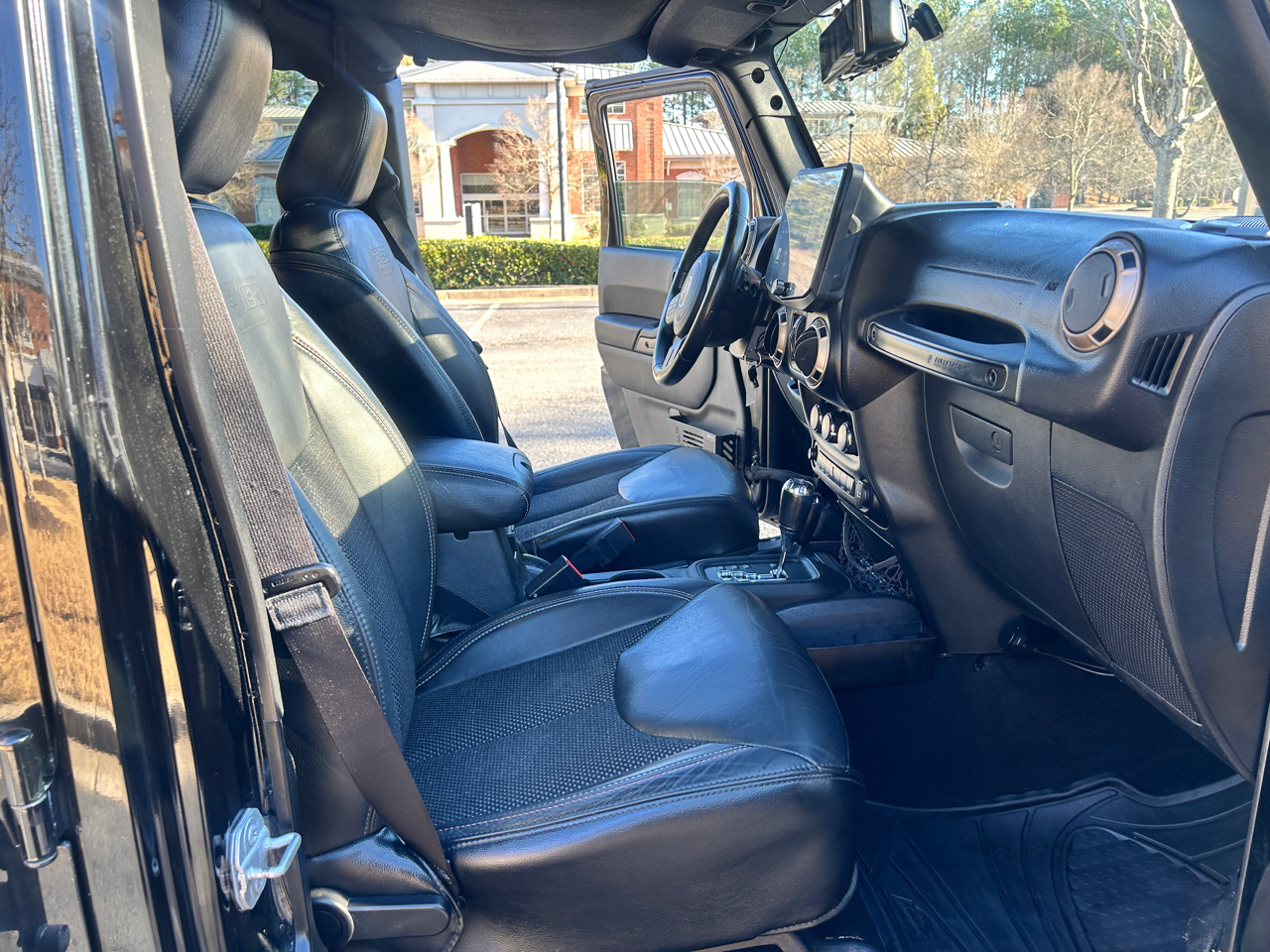 Jeep Wrangler Unlimited Sahara 4WD 2017