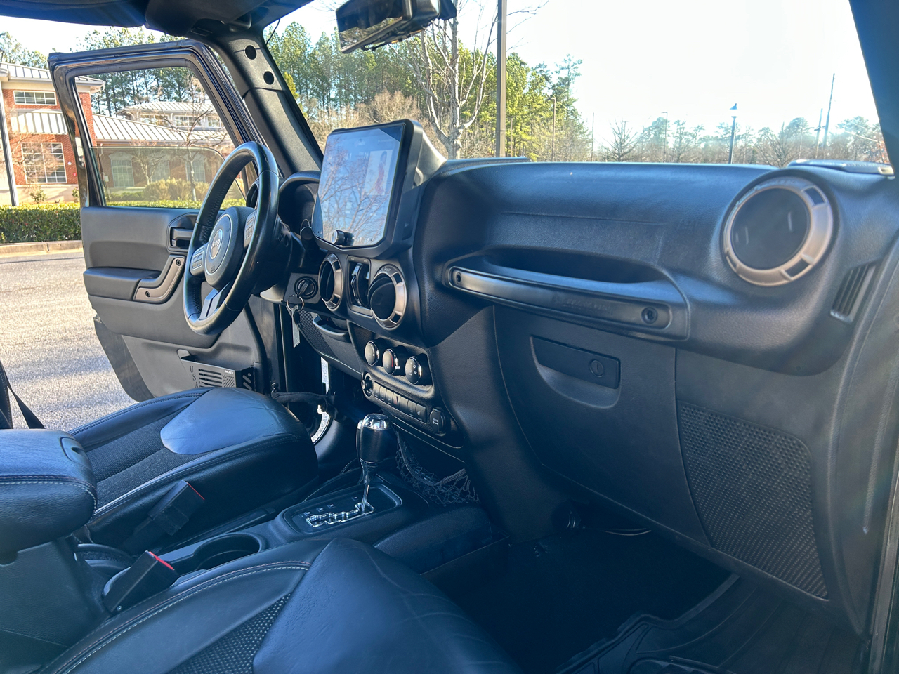 Jeep Wrangler Unlimited Sahara 4WD 2017