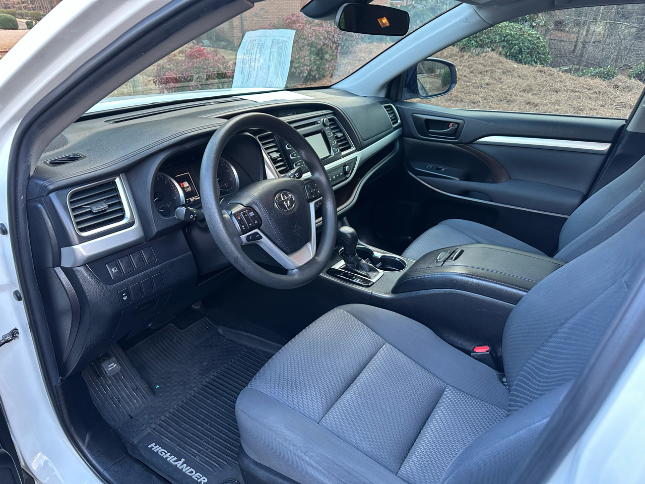 Toyota Highlander LE FWD I4 2019