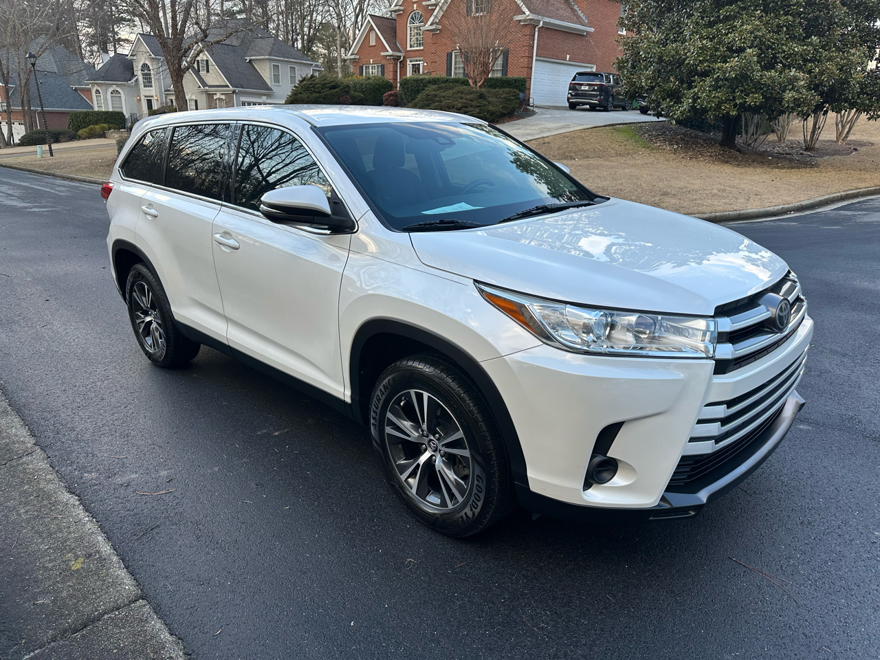 Toyota Highlander LE FWD I4 2019