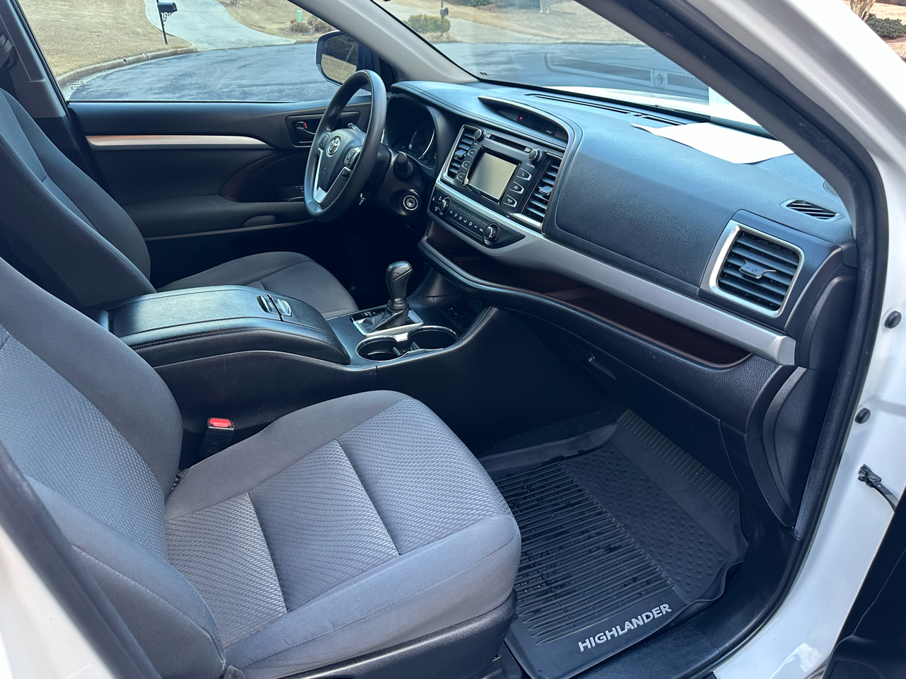 Toyota Highlander LE FWD I4 2019