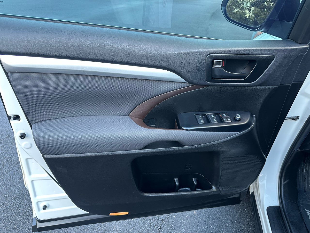 Toyota Highlander LE FWD I4 2019