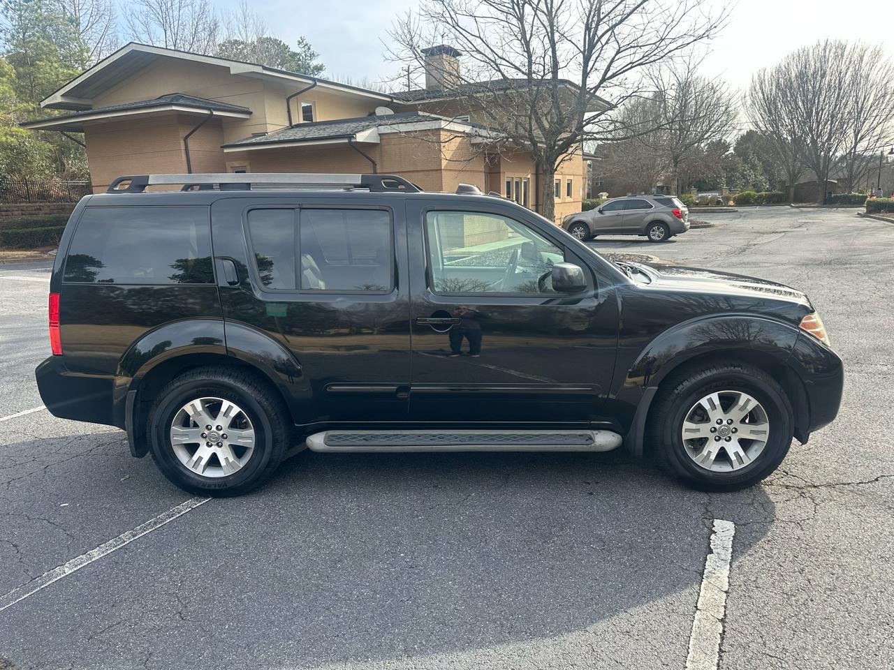Nissan Pathfinder 2WD 4dr V6 SE 2009