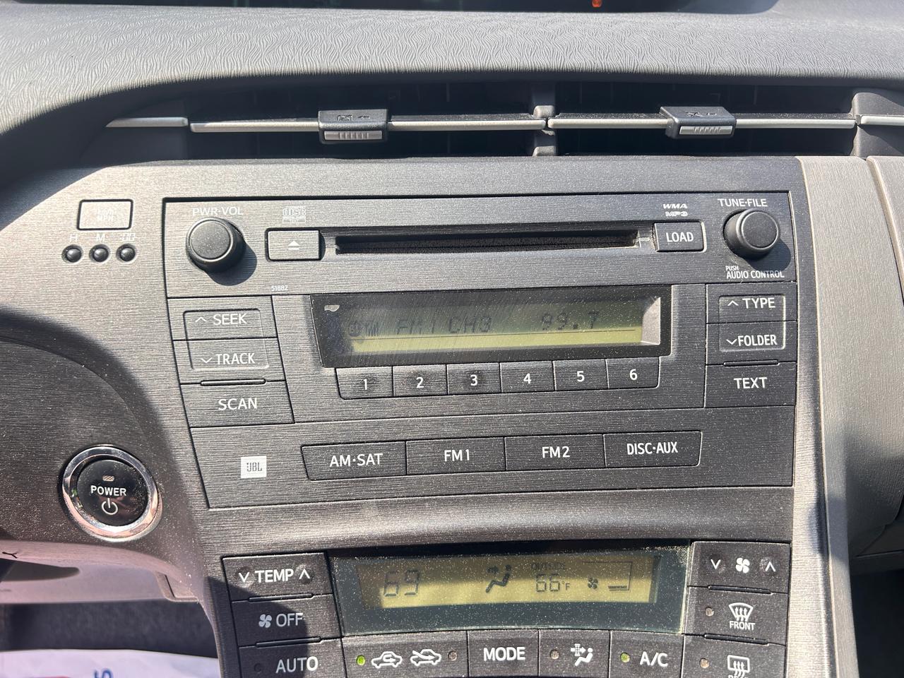 Toyota Prius Prius V 2010