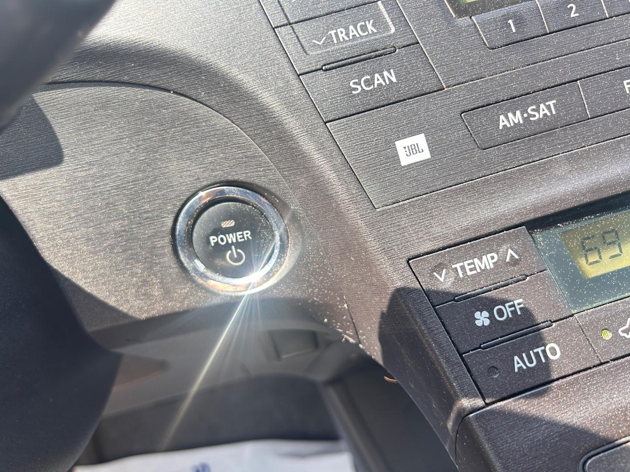 Toyota Prius Prius V 2010