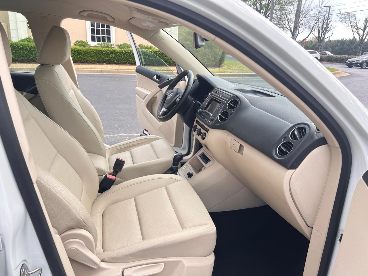 Volkswagen Tiguan SE 2016