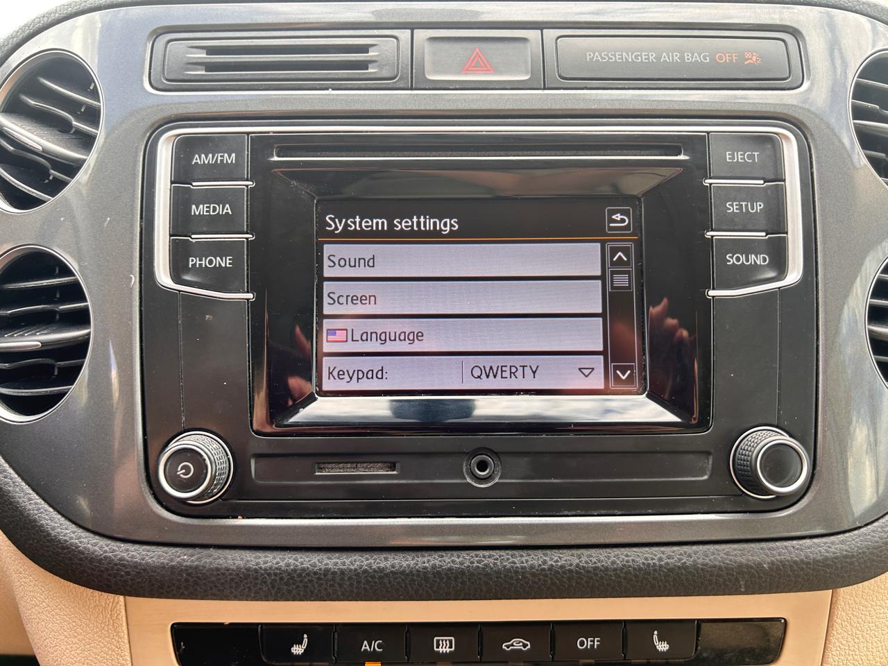 Volkswagen Tiguan SE 2016