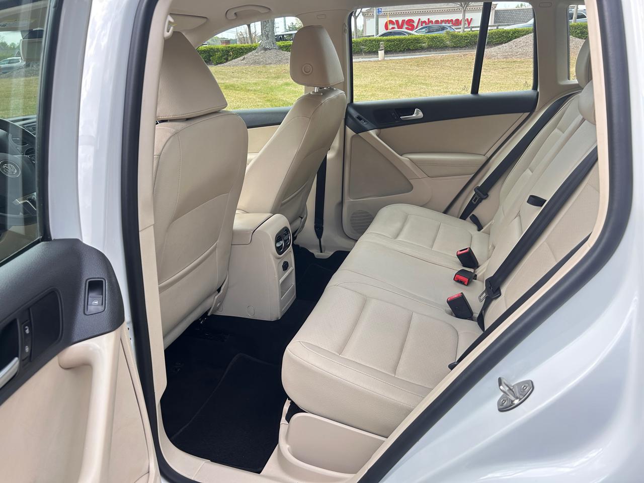 Volkswagen Tiguan SE 2016