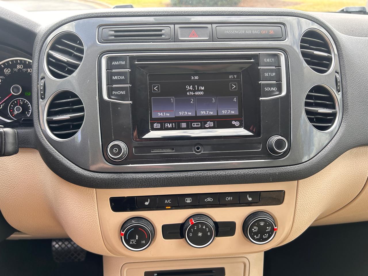 Volkswagen Tiguan SE 2016