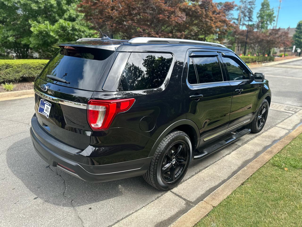 Ford Explorer XLT FWD 2019