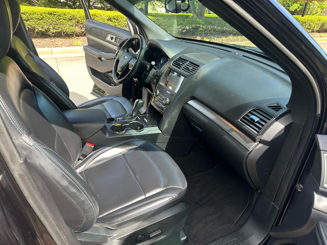 Ford Explorer XLT FWD 2019