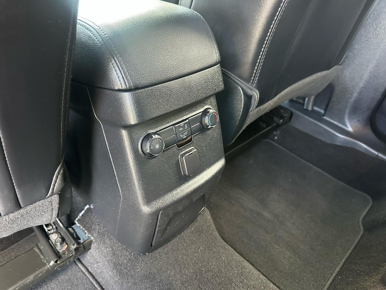 Ford Explorer XLT FWD 2019