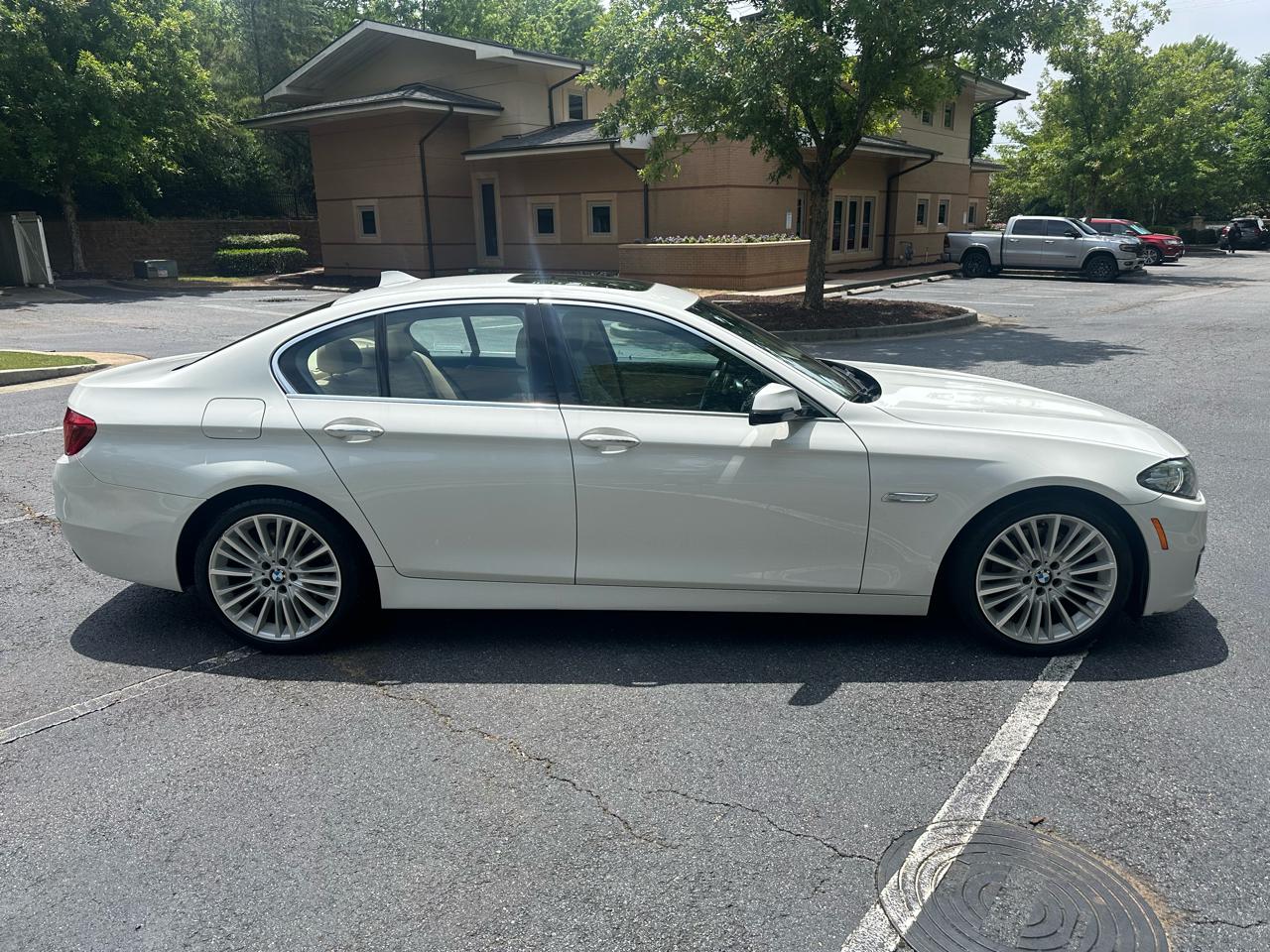 BMW 5-Series 550i 2014