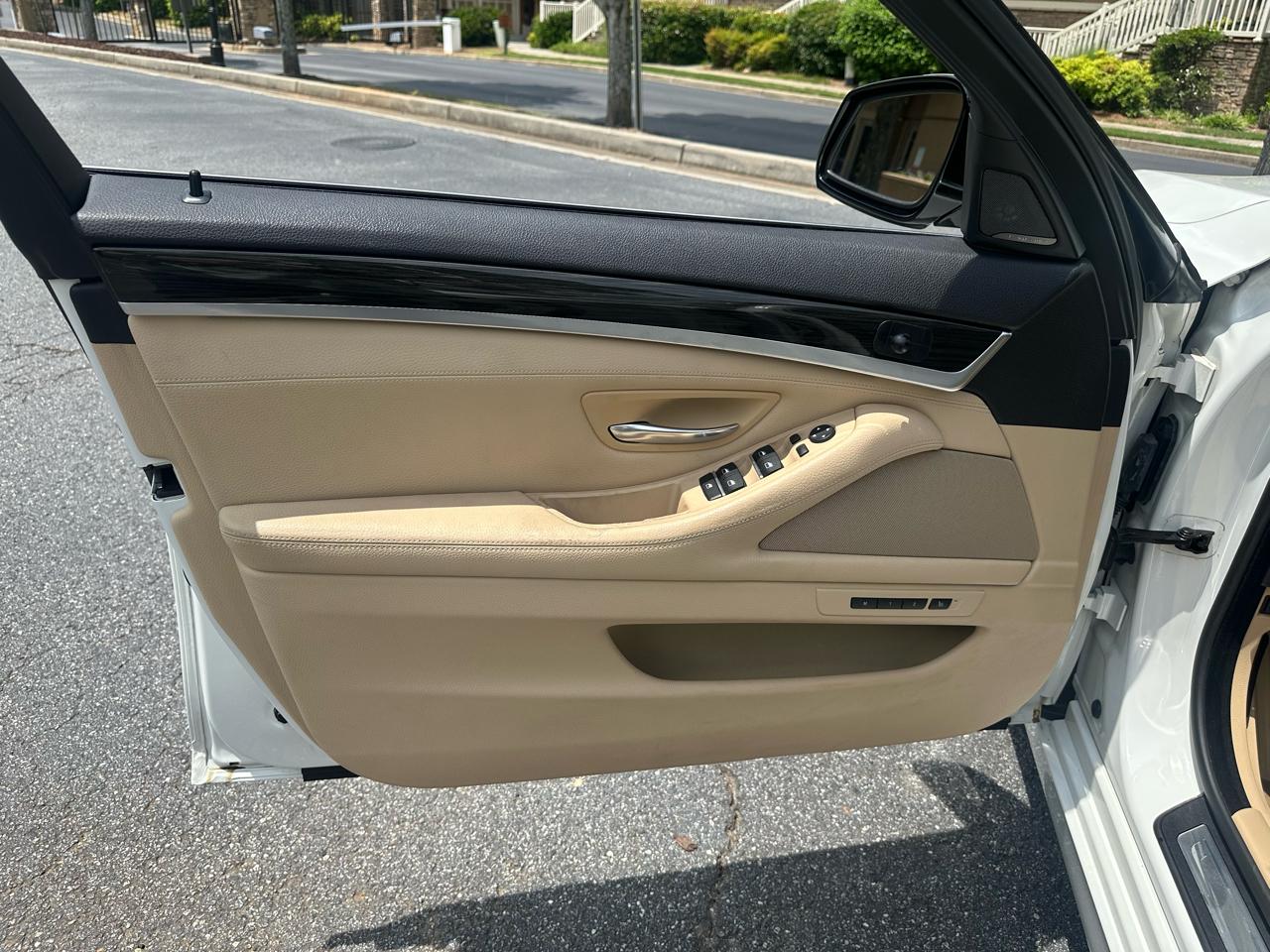 BMW 5-Series 550i 2014