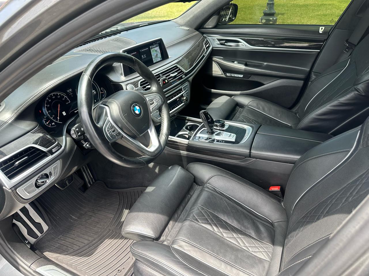 BMW 7-Series 750i 2018