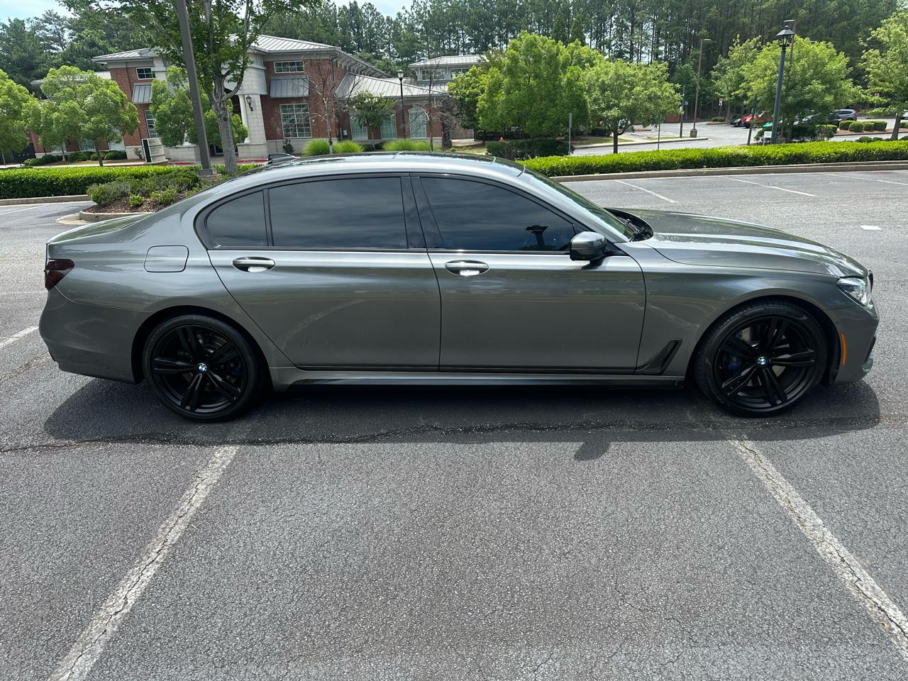BMW 7-Series 750i 2018