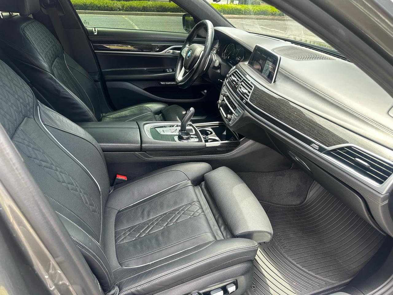 BMW 7-Series 750i 2018