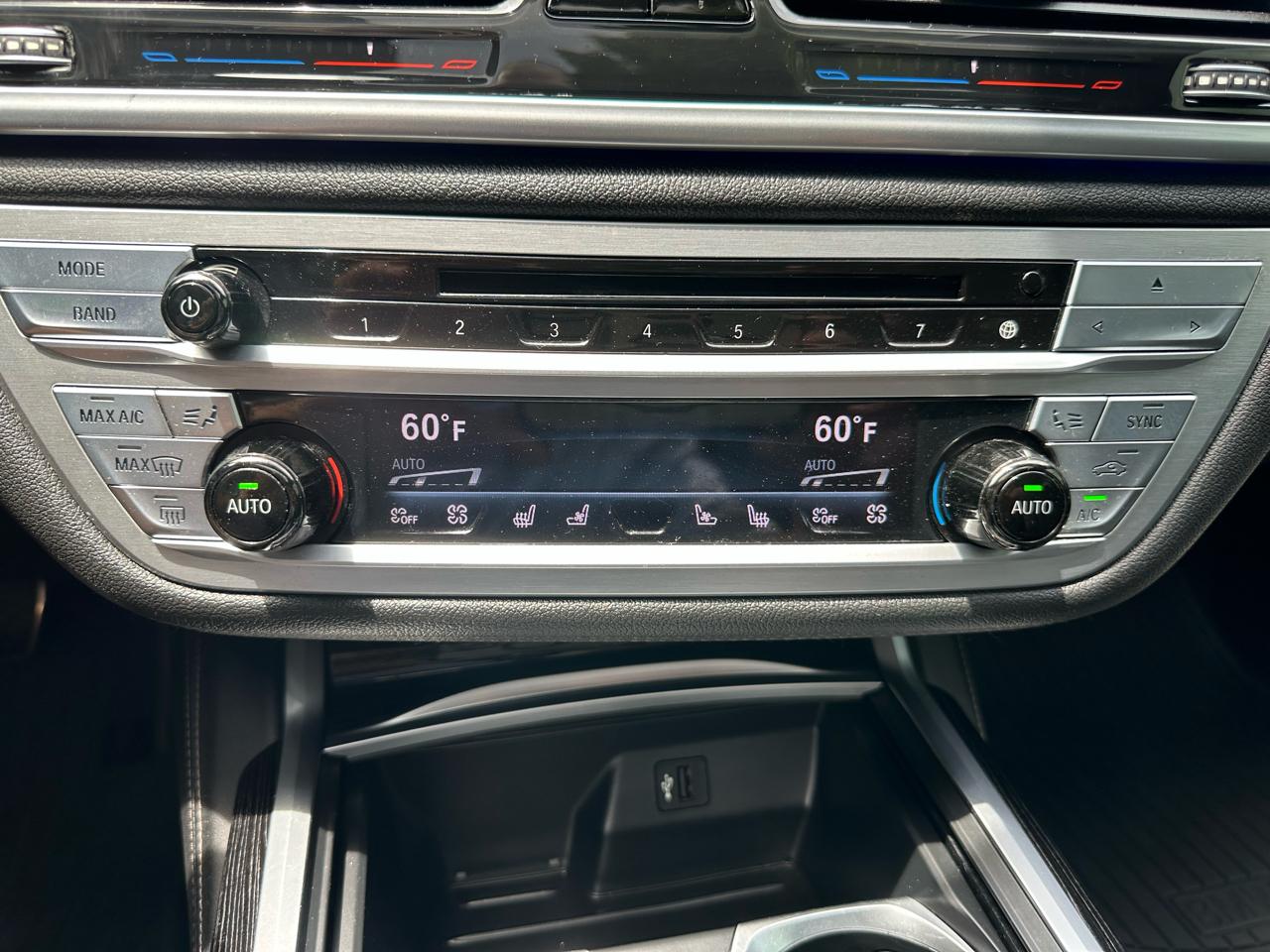 BMW 7-Series 750i 2018