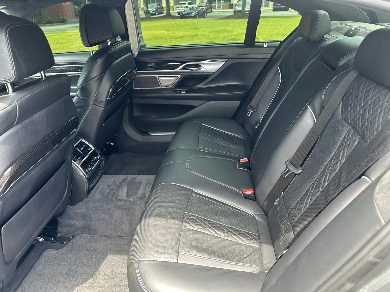 BMW 7-Series 750i 2018